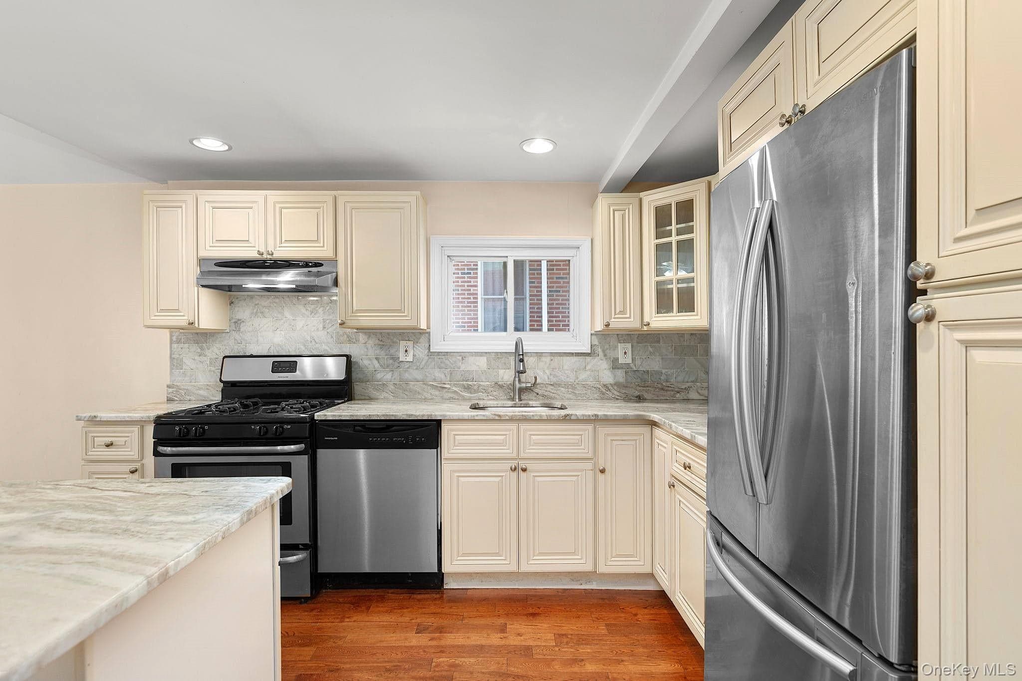 171 Rochelle Street thumbnail 6
