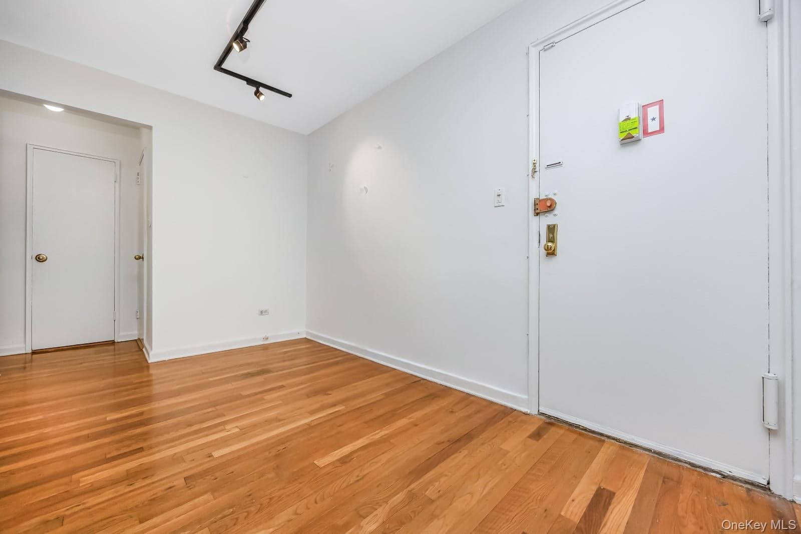 90-11 35th Avenue Unit: 6F thumbnail 7