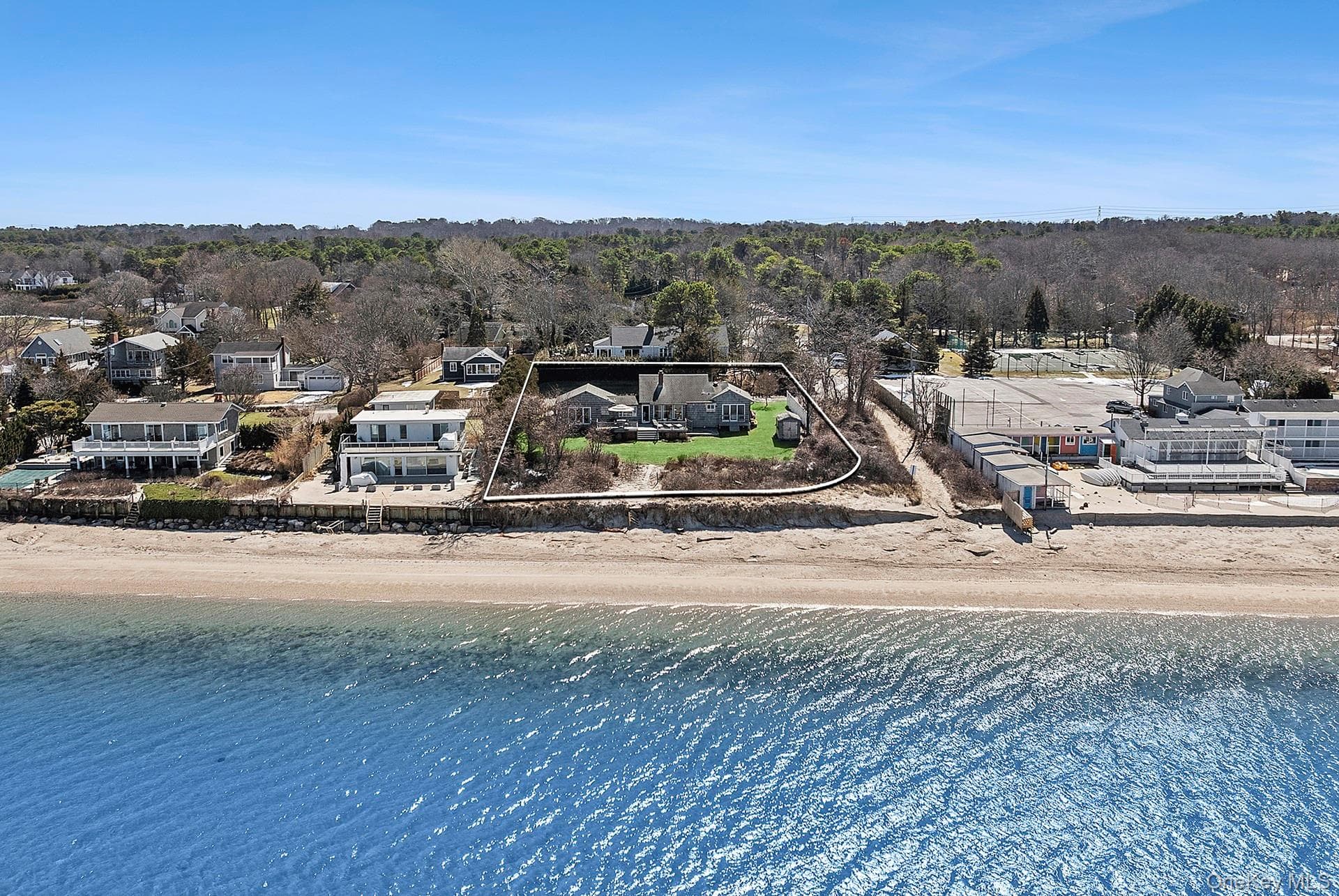 22 Peconic Crescent thumbnail 2