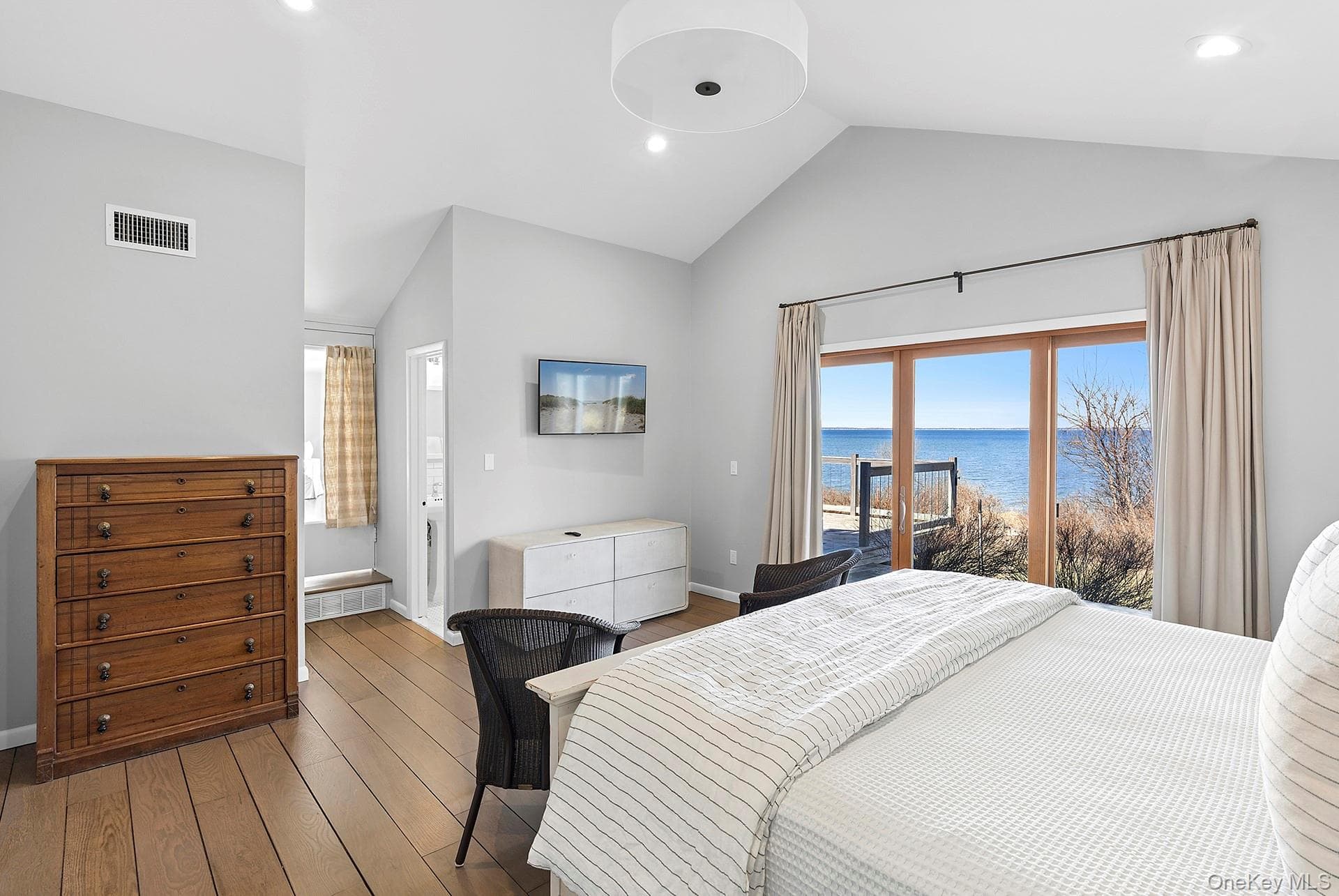 22 Peconic Crescent thumbnail 8
