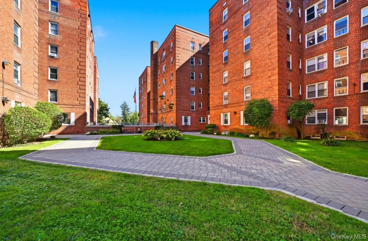 70 Locust Avenue Unit: 103B thumbnail 3