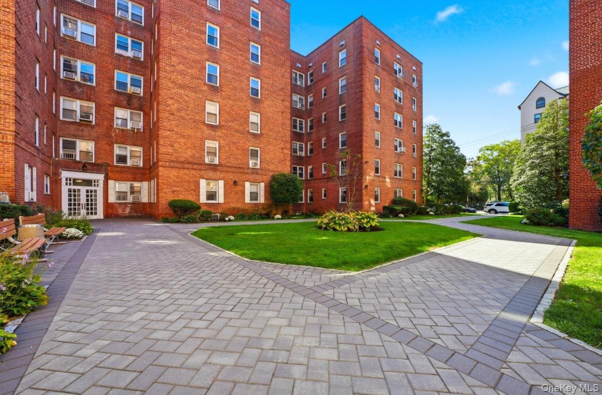 70 Locust Avenue Unit: 103B thumbnail 2