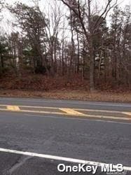 Middle Country Road thumbnail 6
