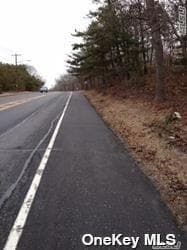 Middle Country Road thumbnail 7