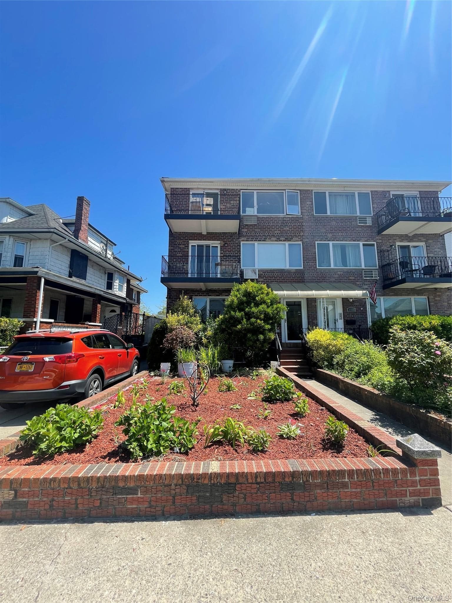 4911 Surf Avenue thumbnail 2