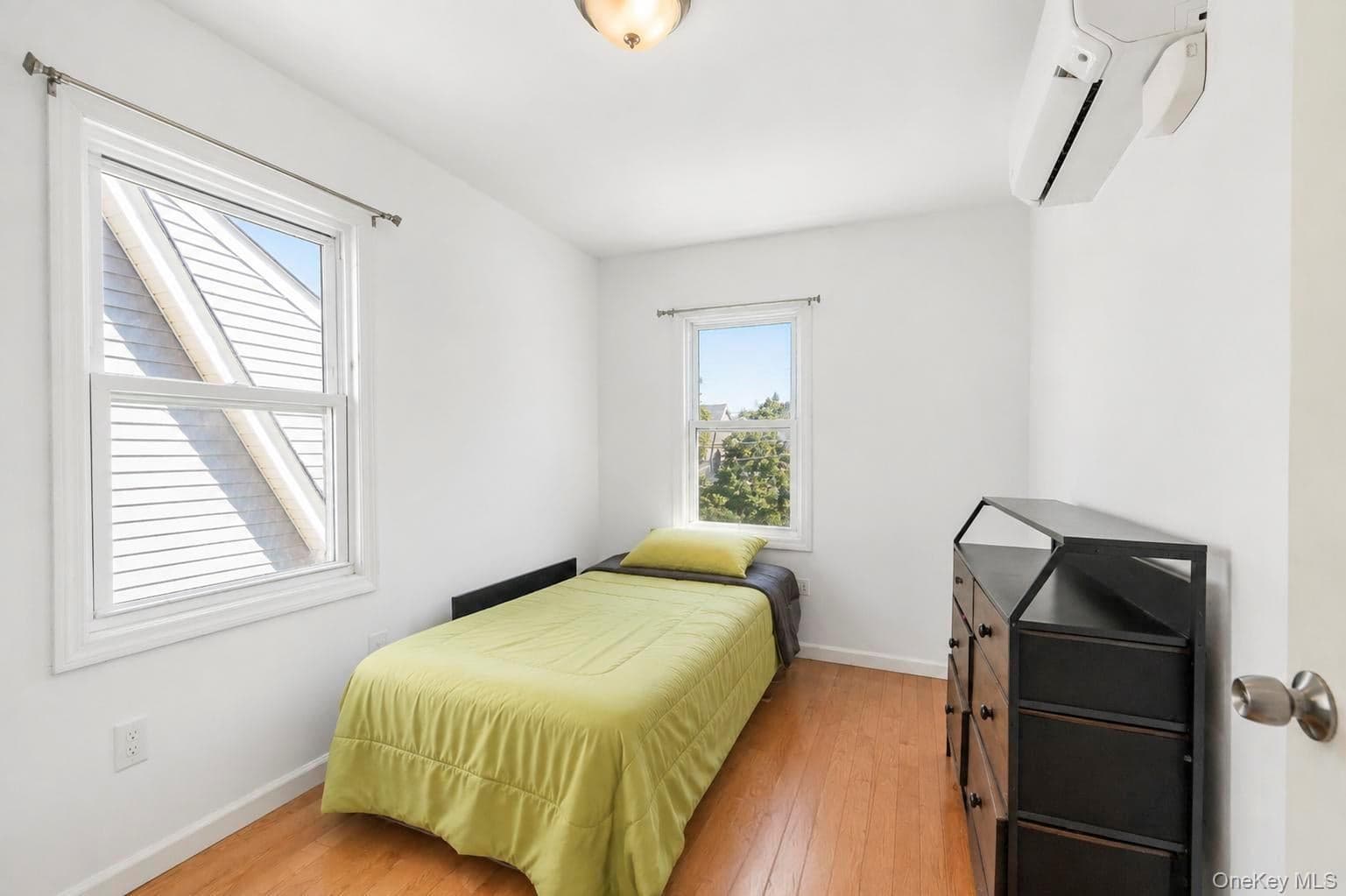112-38 200th Street thumbnail 12