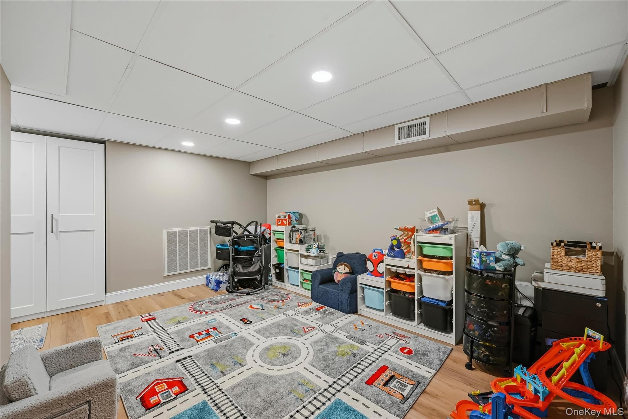 28 Maple Avenue thumbnail 25