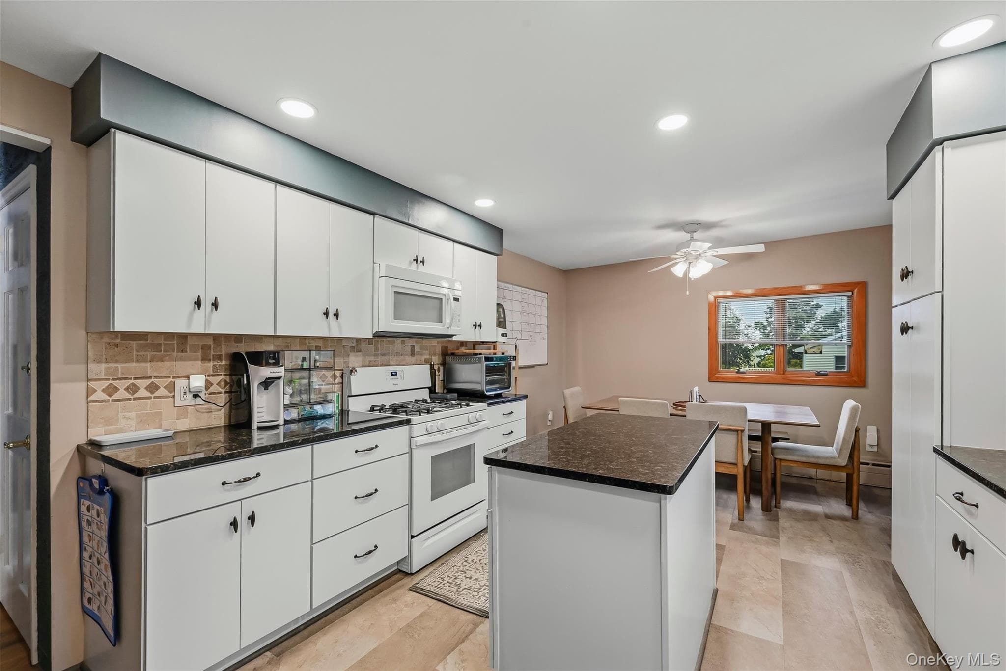 28 Maple Avenue thumbnail 10