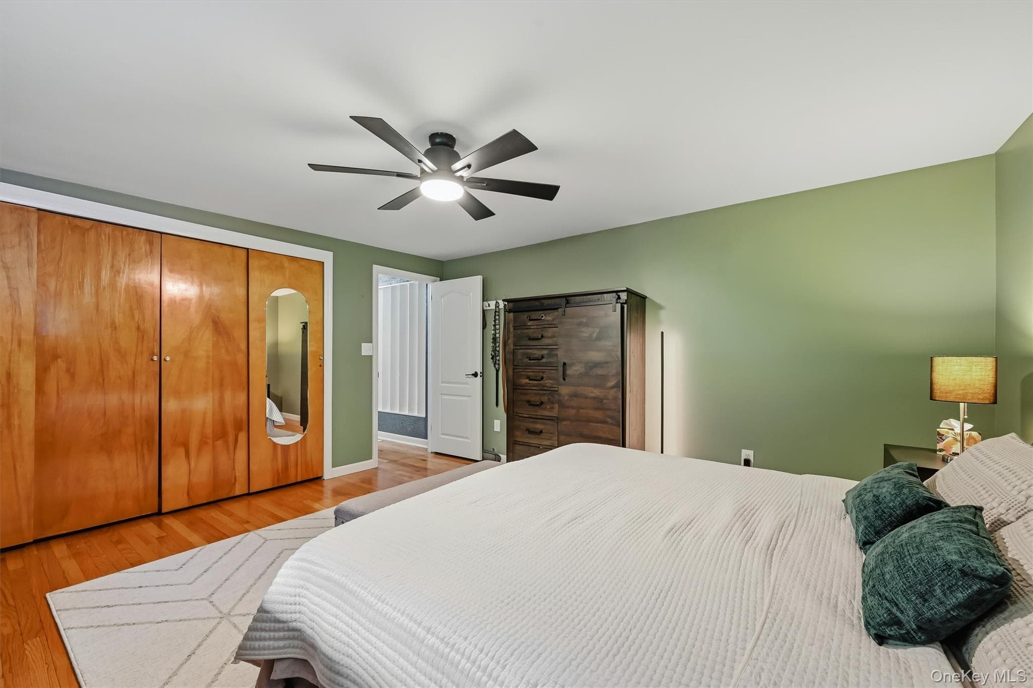 28 Maple Avenue thumbnail 17