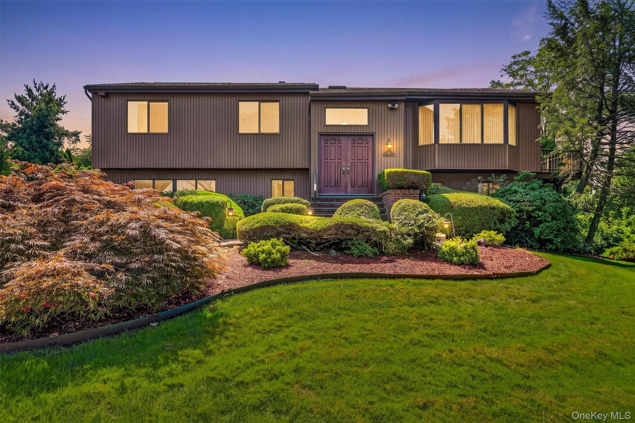 99 Skyview Lane, New Rochelle