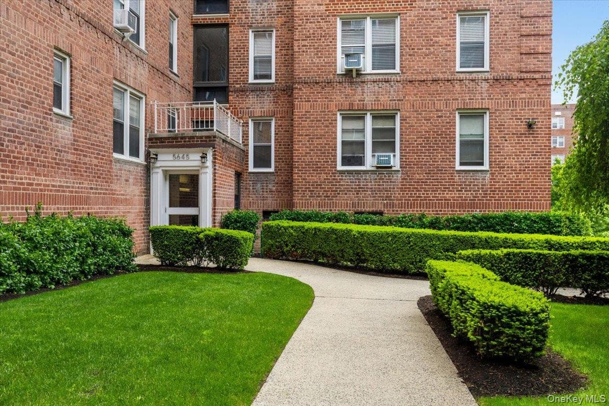 5645 Netherland Avenue Unit: 5C thumbnail 3