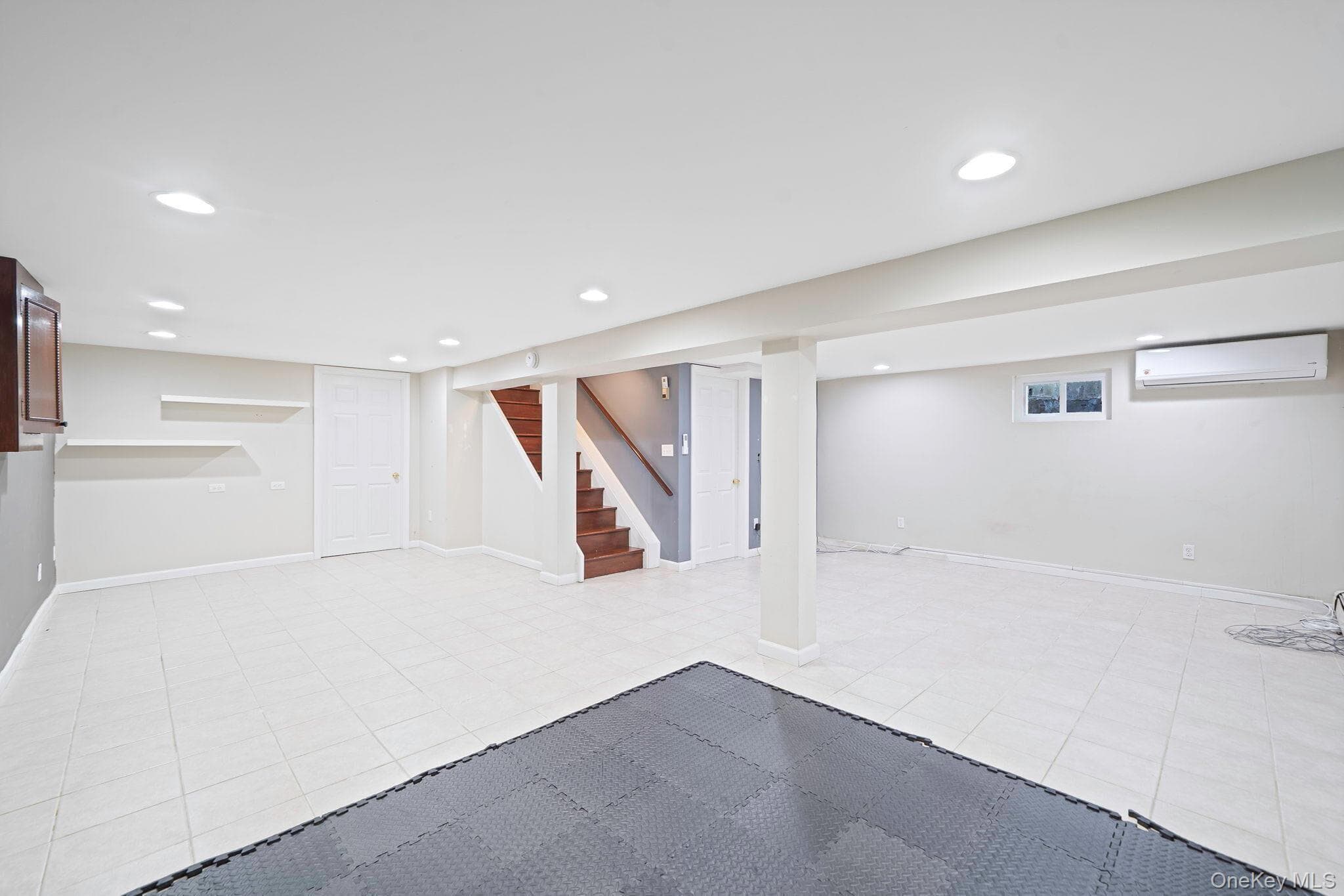 190 Albertson Place thumbnail 21