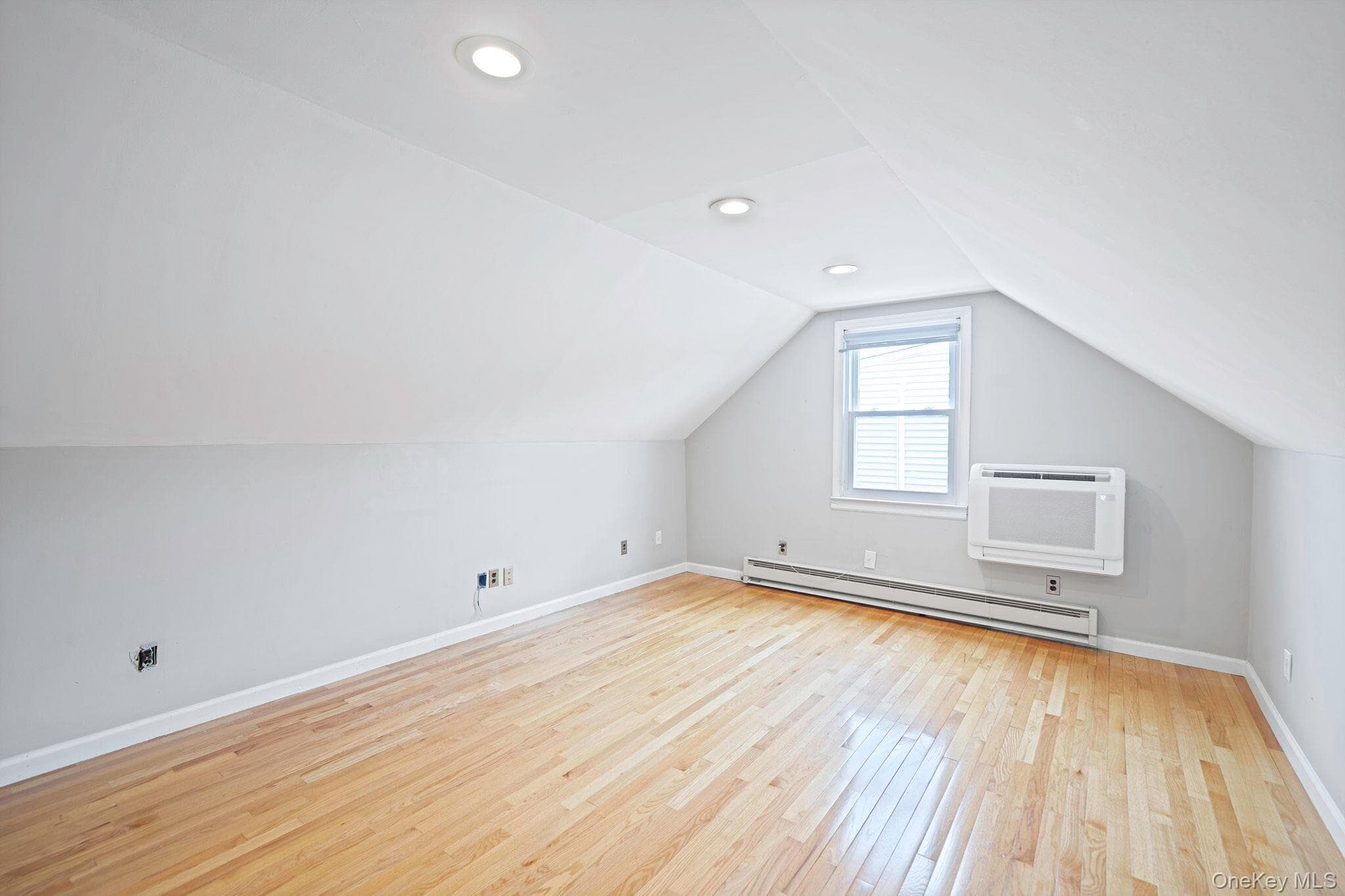 190 Albertson Place thumbnail 17