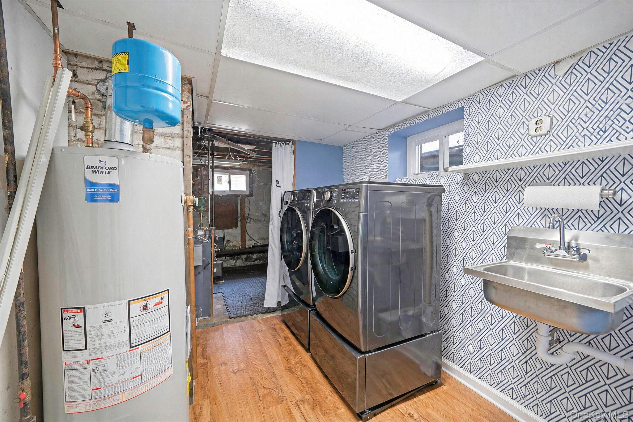 190 Albertson Place thumbnail 23