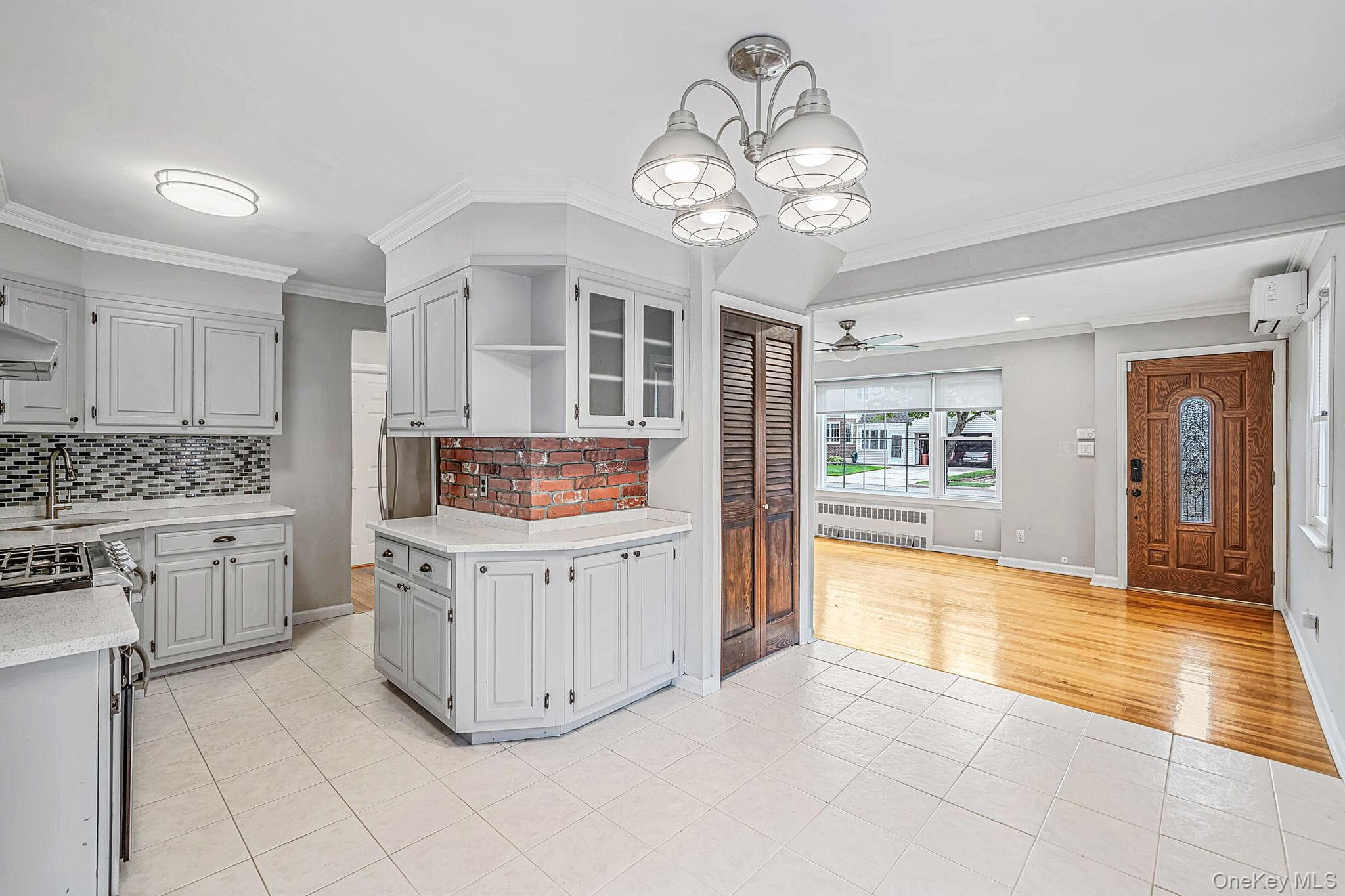190 Albertson Place thumbnail 10