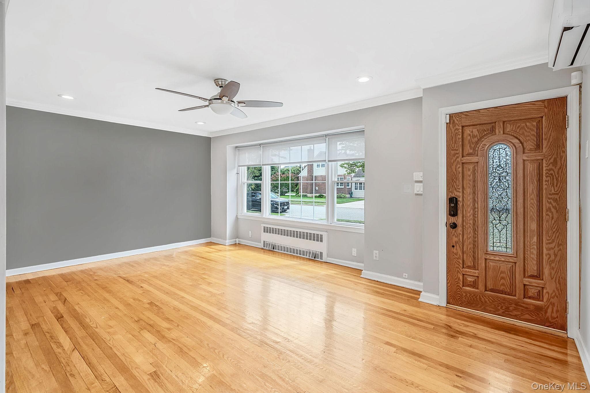 190 Albertson Place thumbnail 4