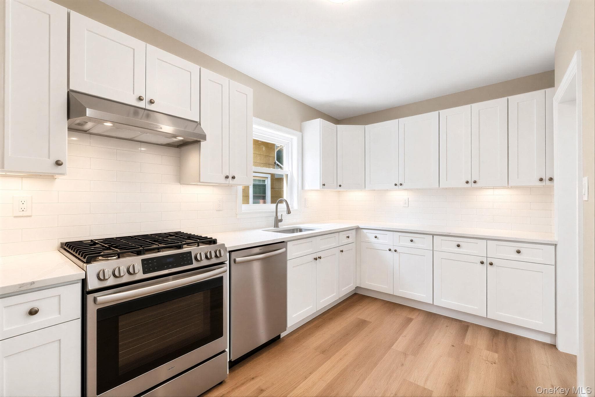 566 Stowe Avenue thumbnail 11
