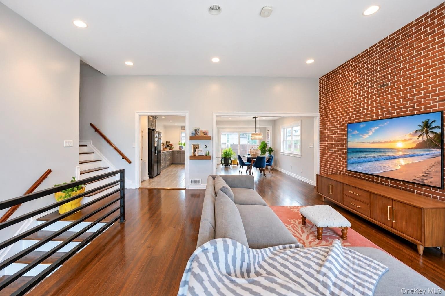 919 Park Court thumbnail 7