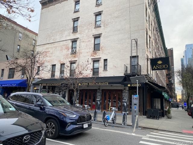 468 W 47th Street photo 1