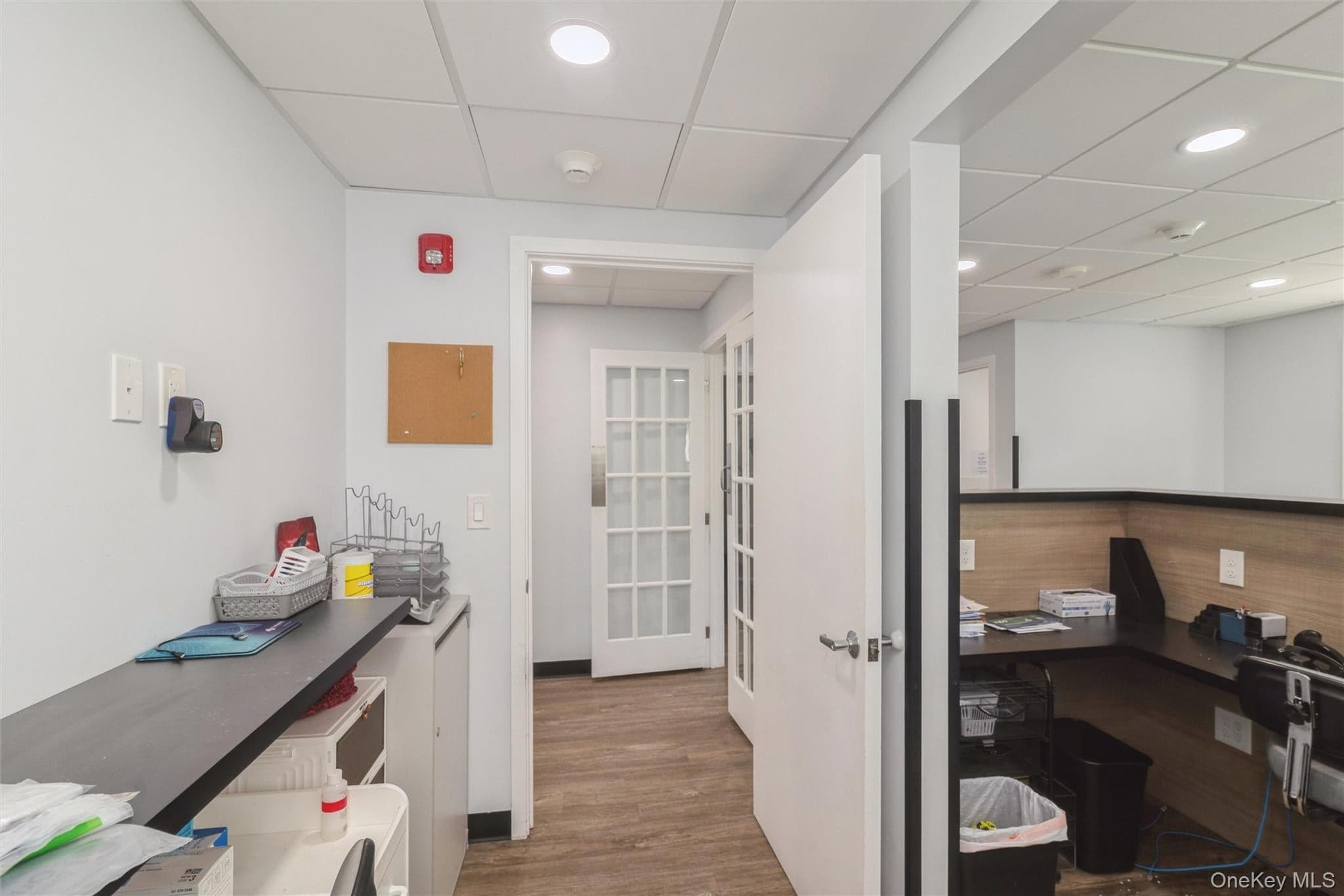 976 Roanoke Avenue thumbnail 21