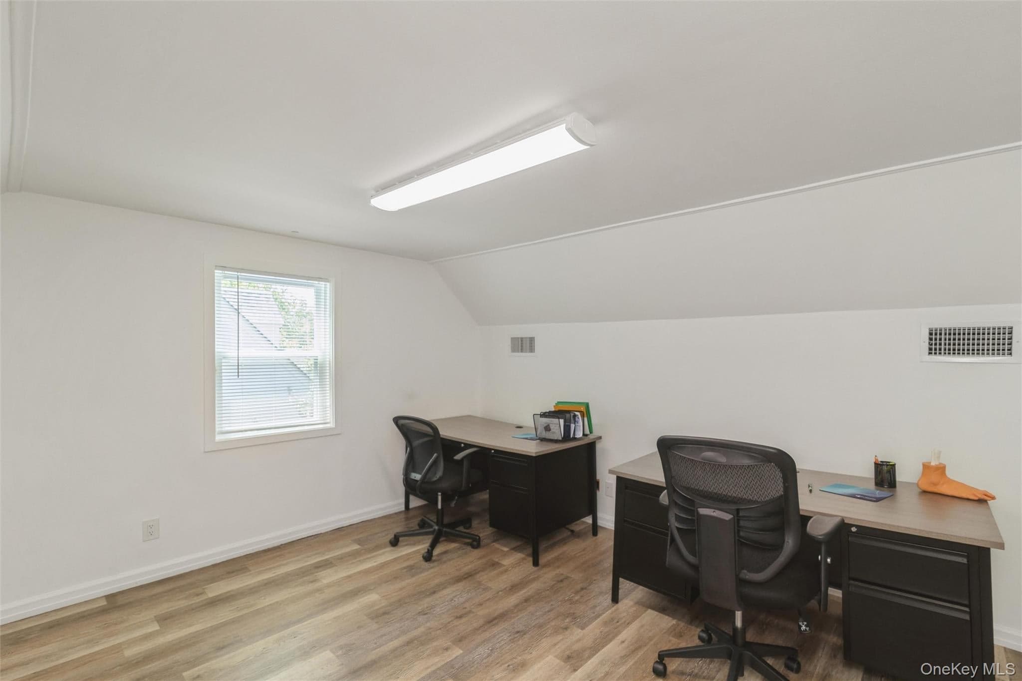 976 Roanoke Avenue thumbnail 29