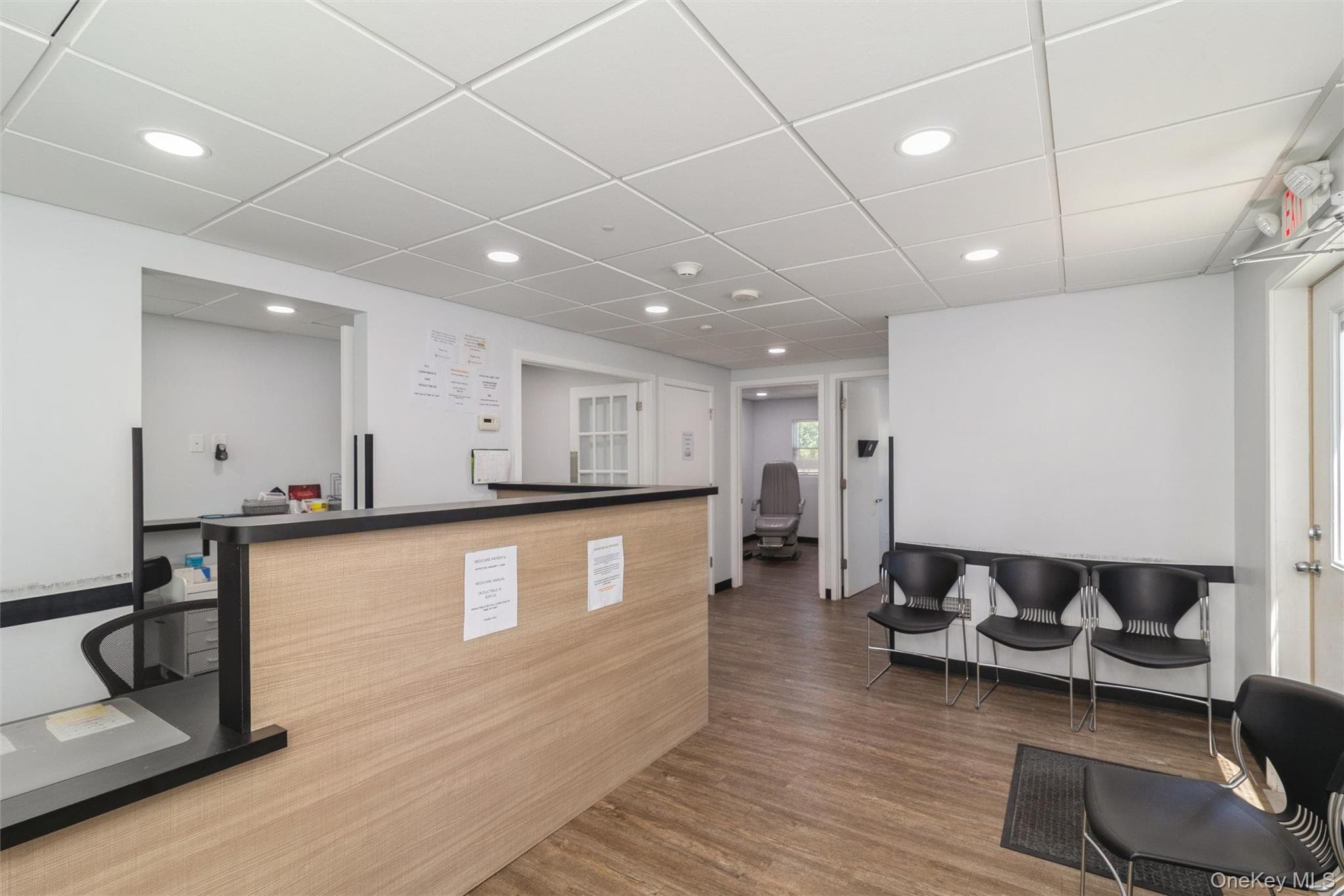 976 Roanoke Avenue thumbnail 11