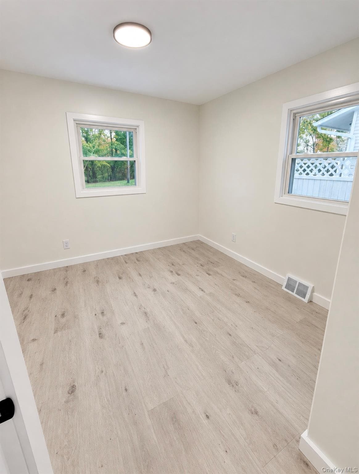 19 Judd Place thumbnail 17