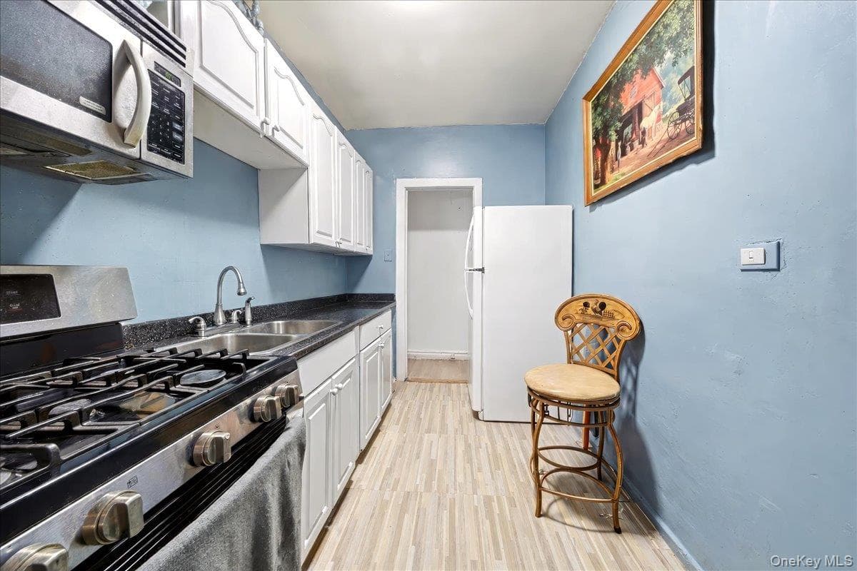 1974 Lafontaine Avenue Unit: 2E thumbnail 6