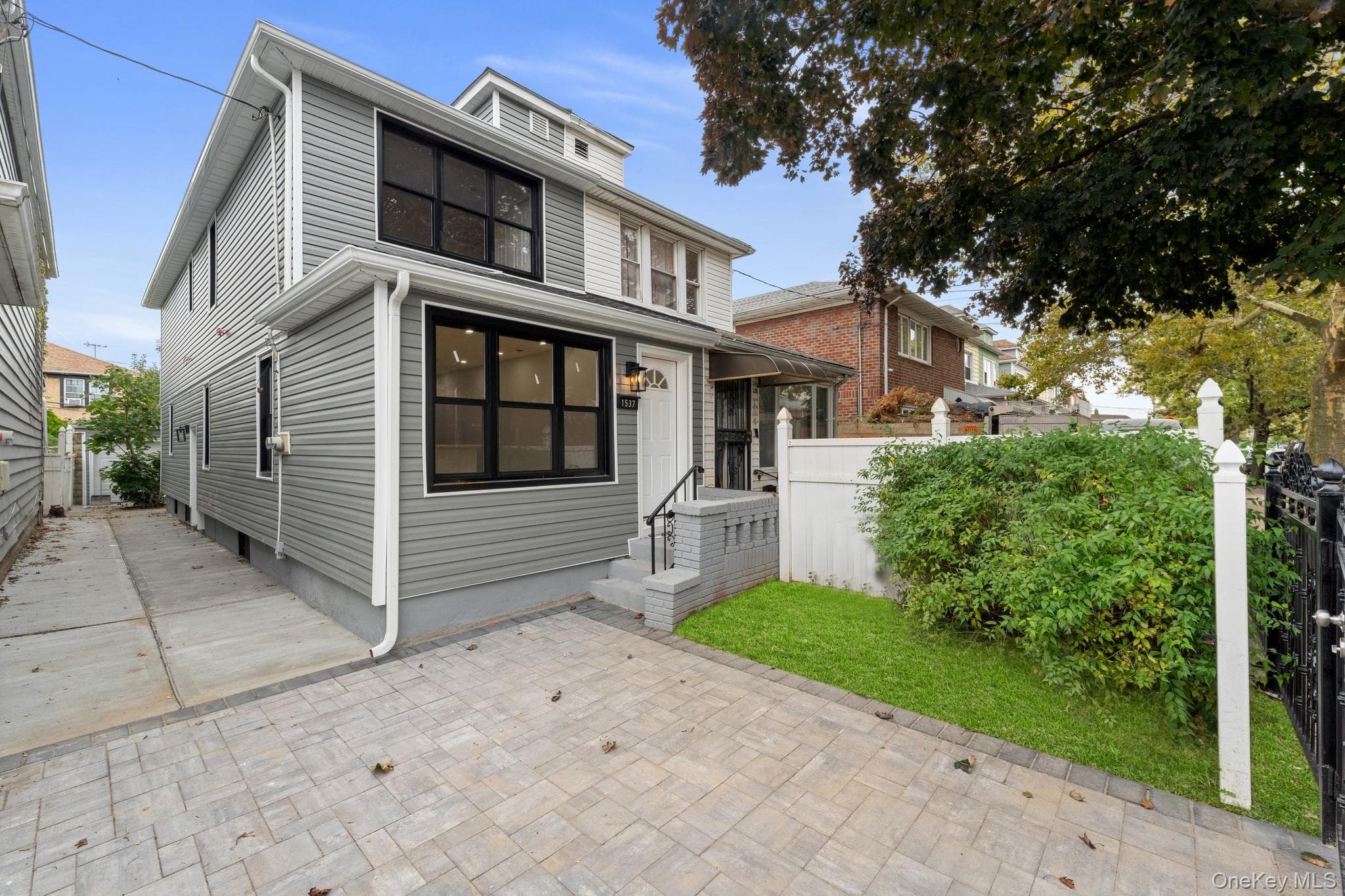 1537 E 54th Street thumbnail 14