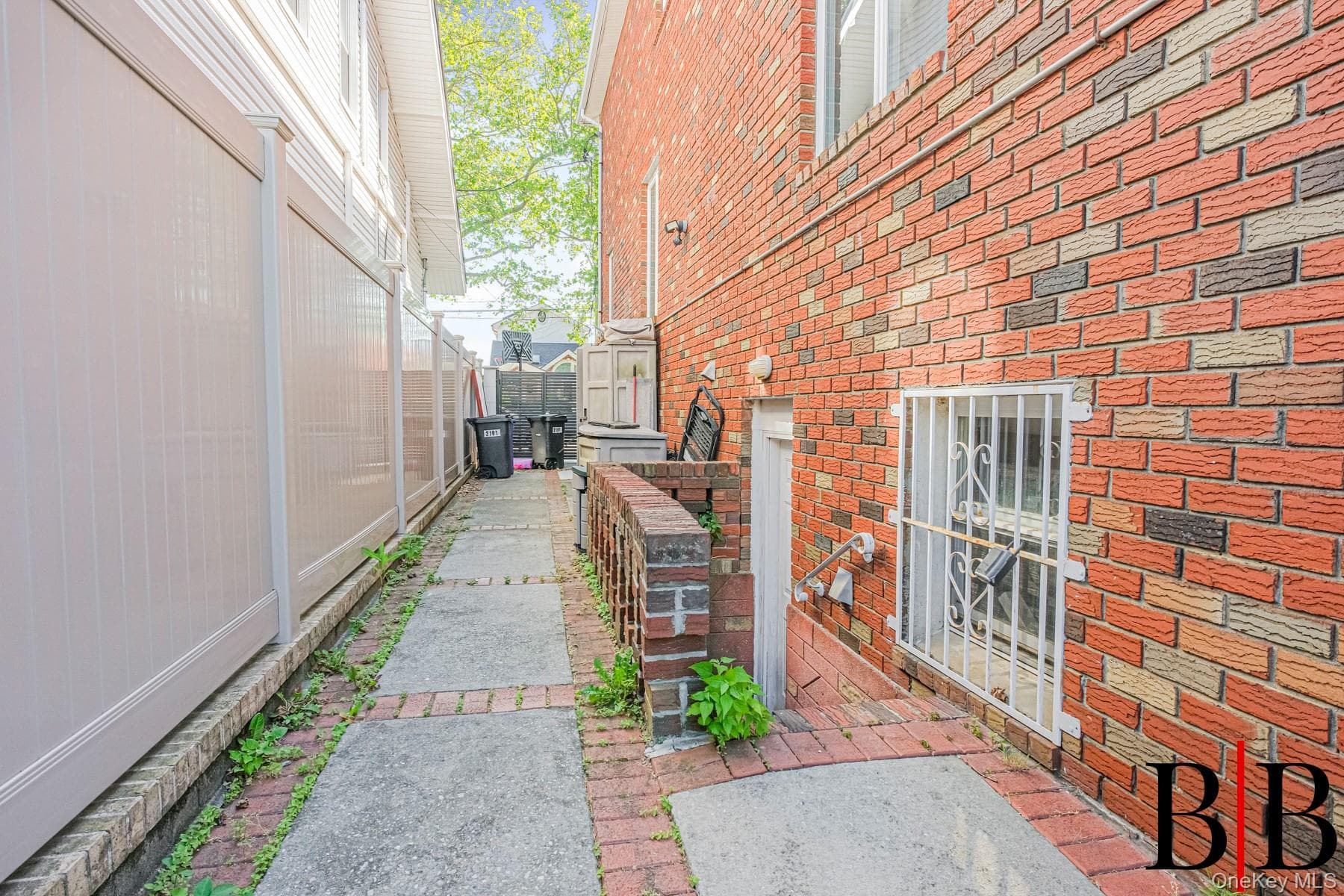2161 E 72nd Street thumbnail 3