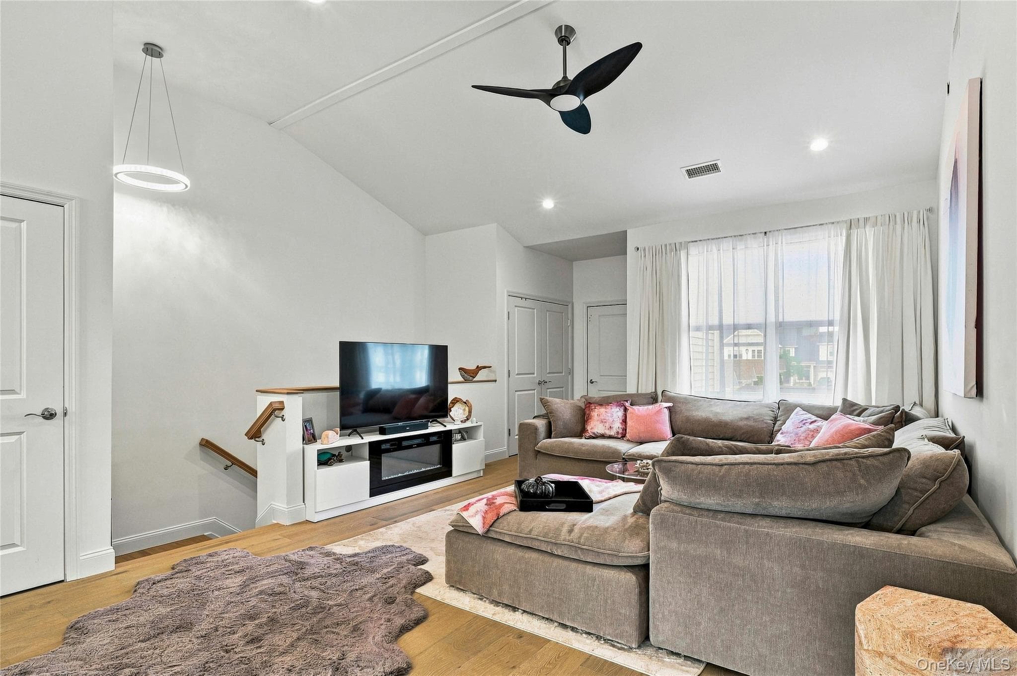 262 Silver Timber Drive thumbnail 6