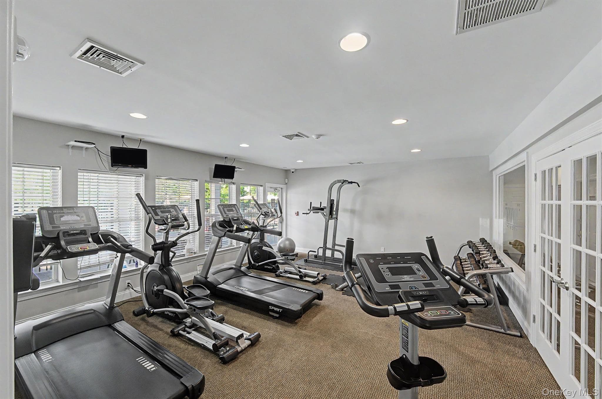 2806 Bennington Drive thumbnail 41