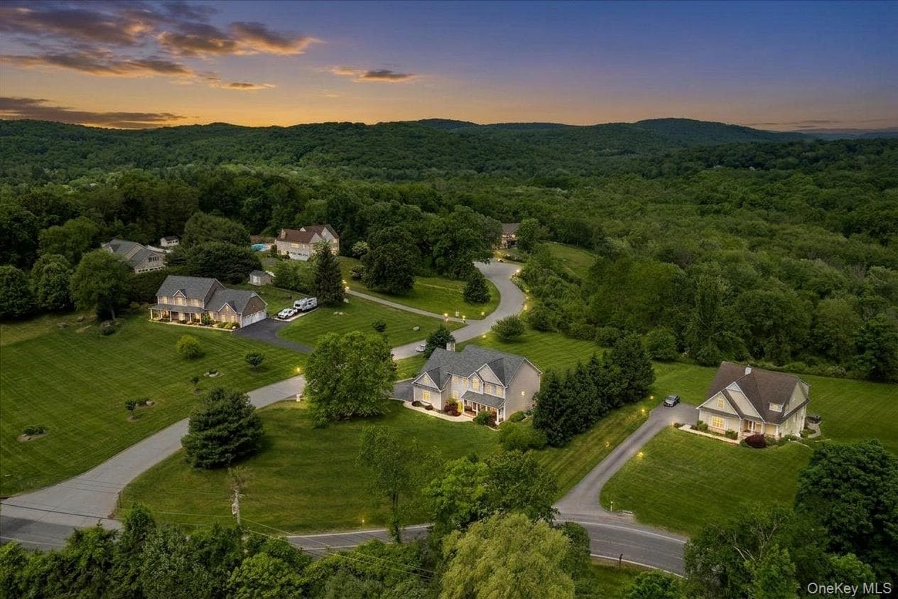 8 Shailin Lane thumbnail 2