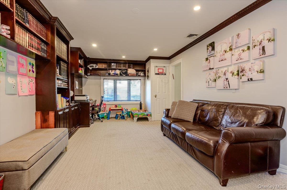 634 Jarvis Avenue thumbnail 14