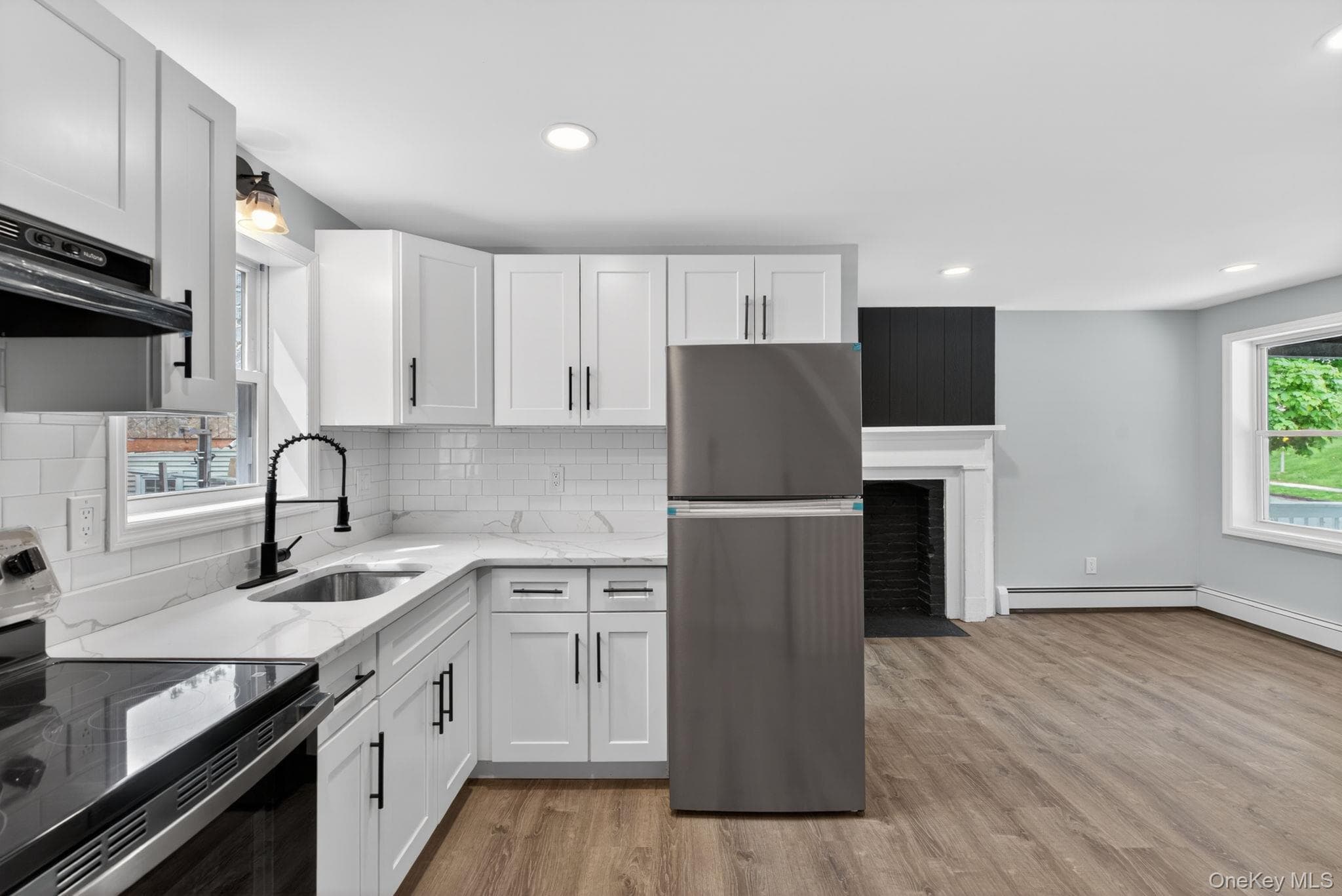 152 N Clinton Street thumbnail 9