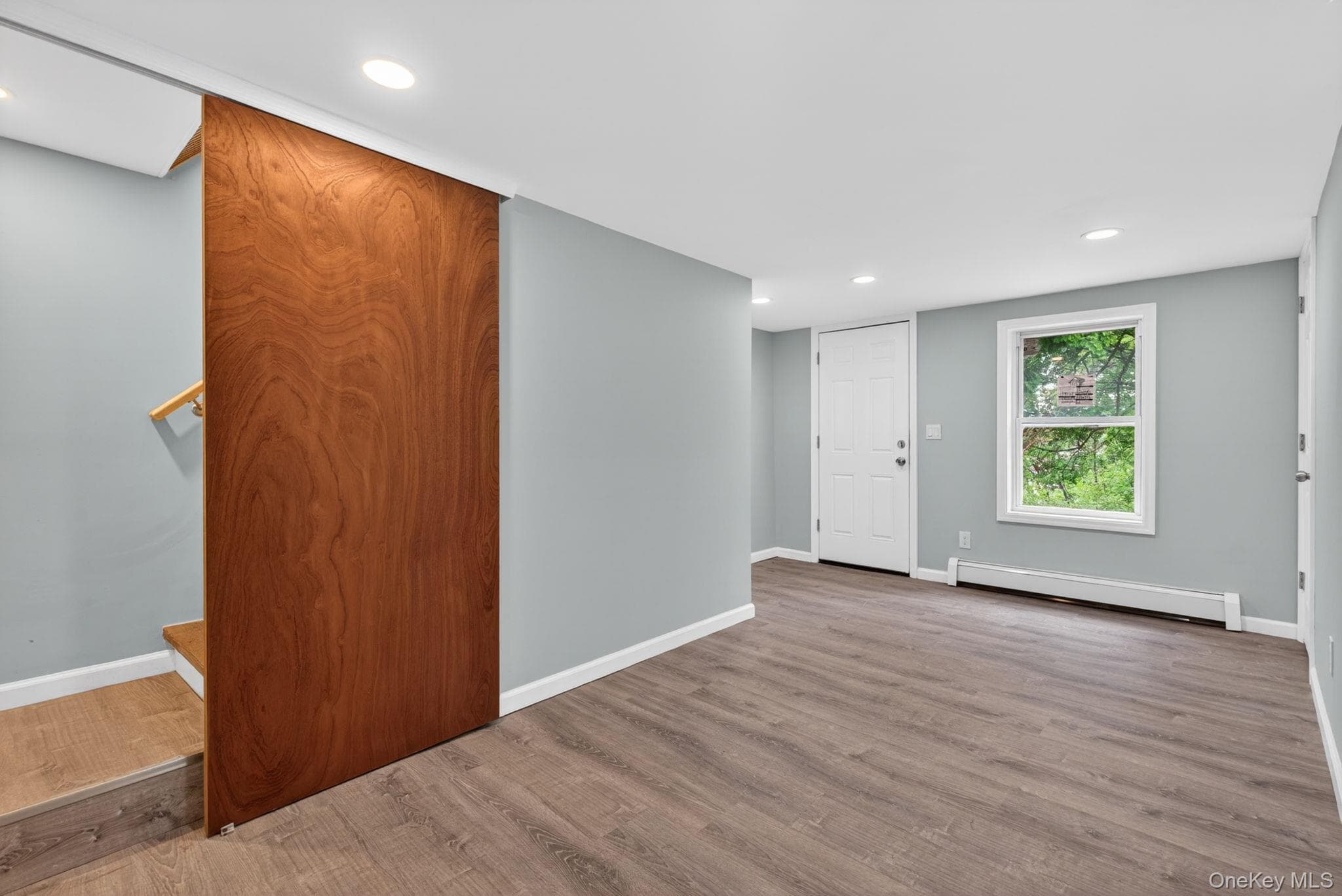152 N Clinton Street thumbnail 15