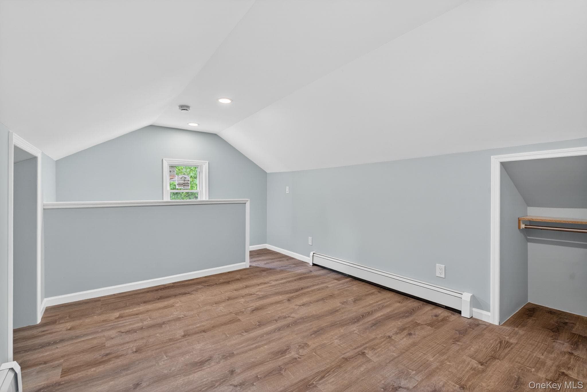 152 N Clinton Street thumbnail 13