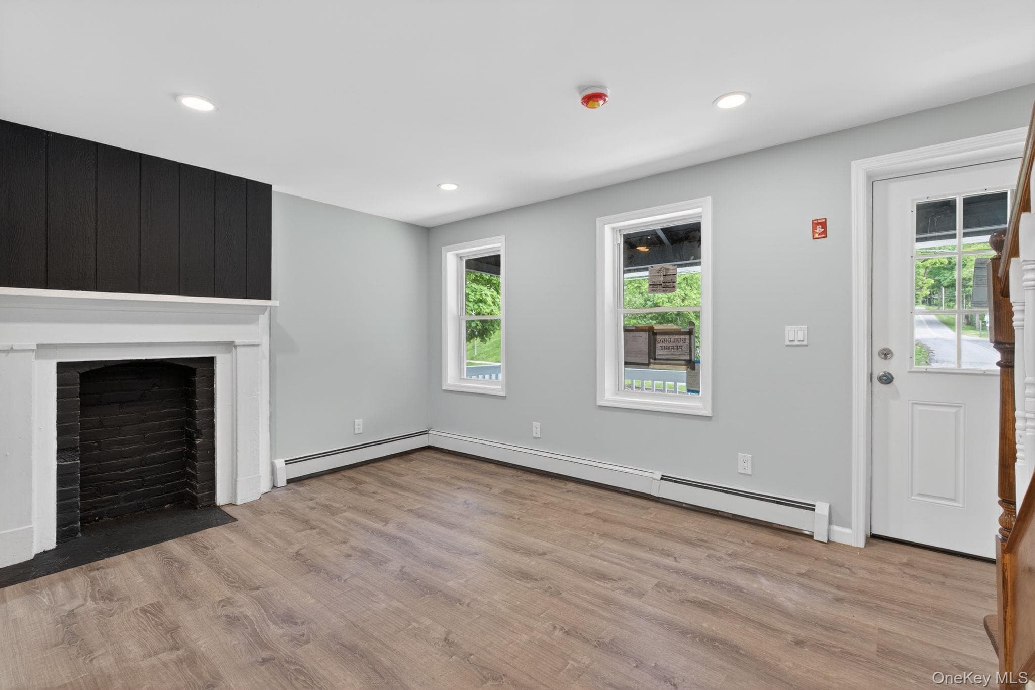 152 N Clinton Street thumbnail 6