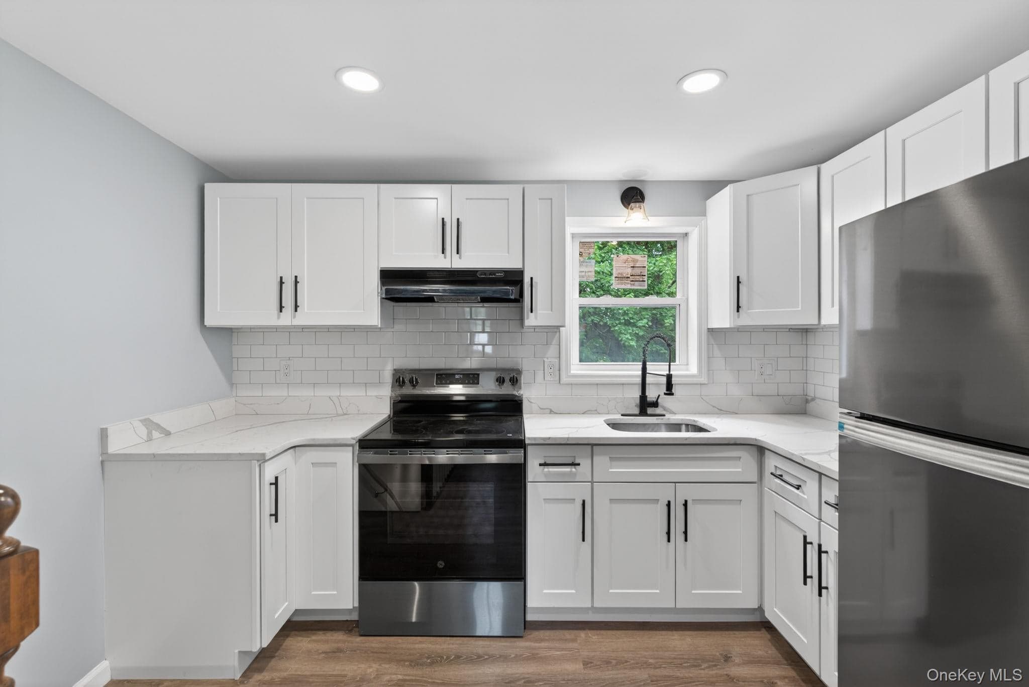 152 N Clinton Street thumbnail 8