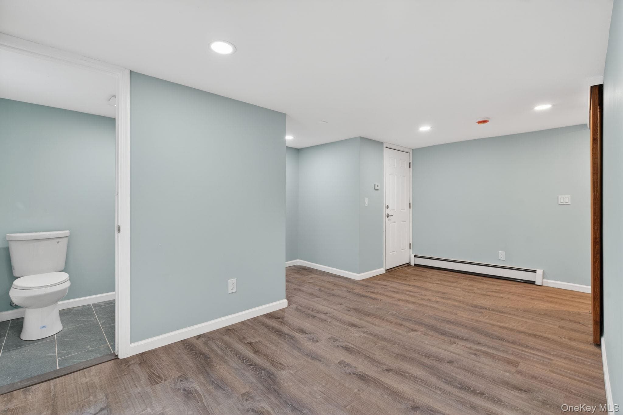 152 N Clinton Street thumbnail 17