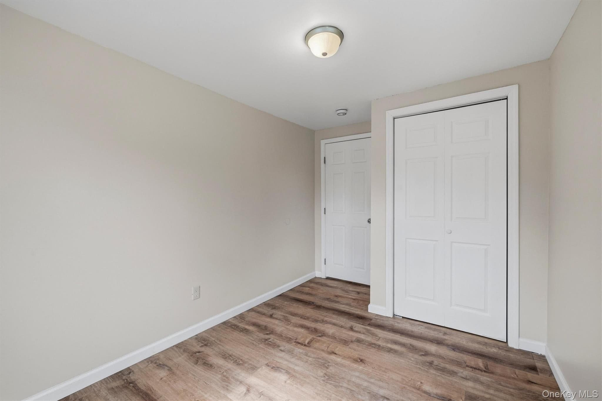 11 Strack Road thumbnail 20