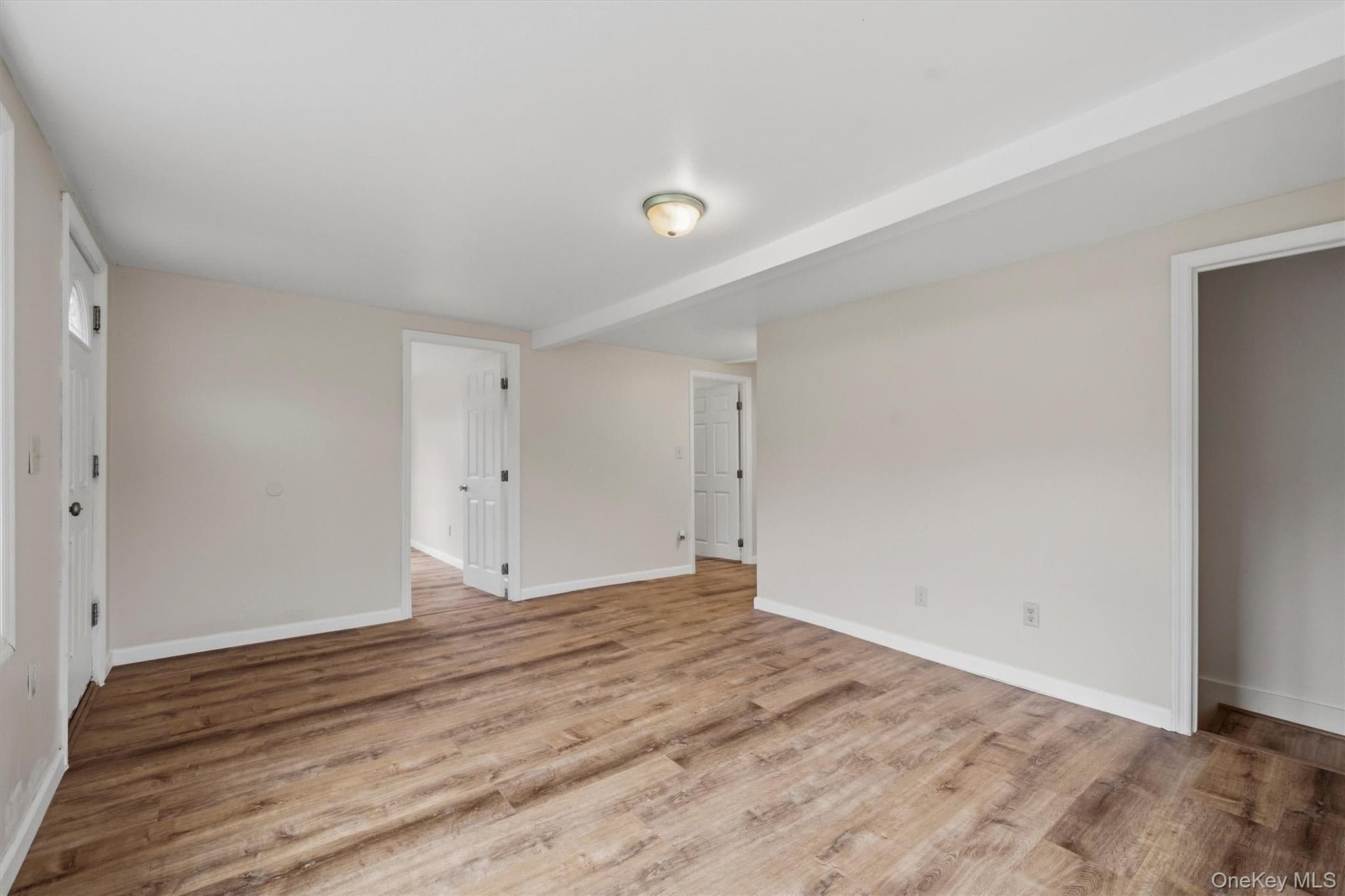 11 Strack Road thumbnail 12