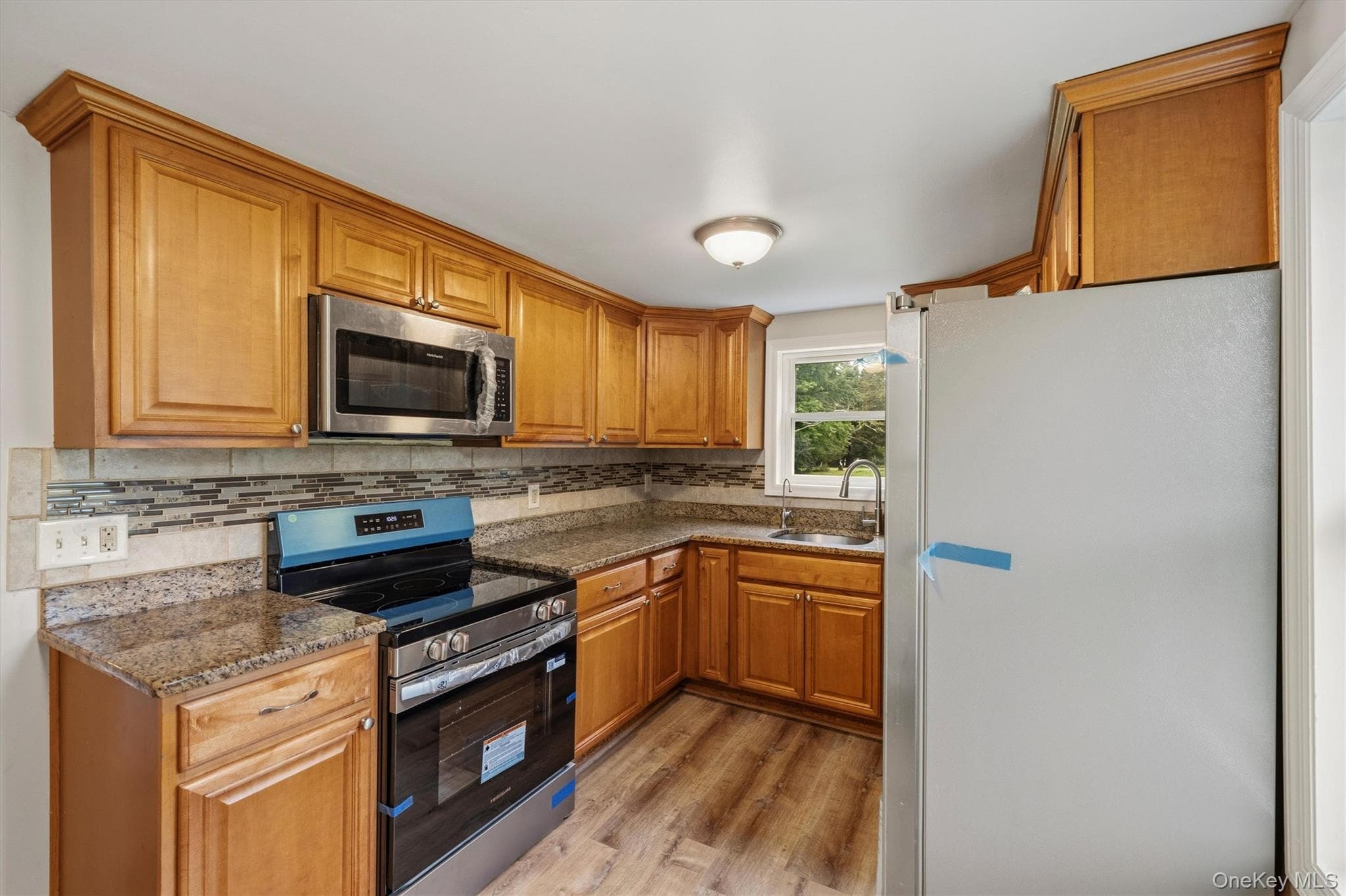 11 Strack Road thumbnail 14