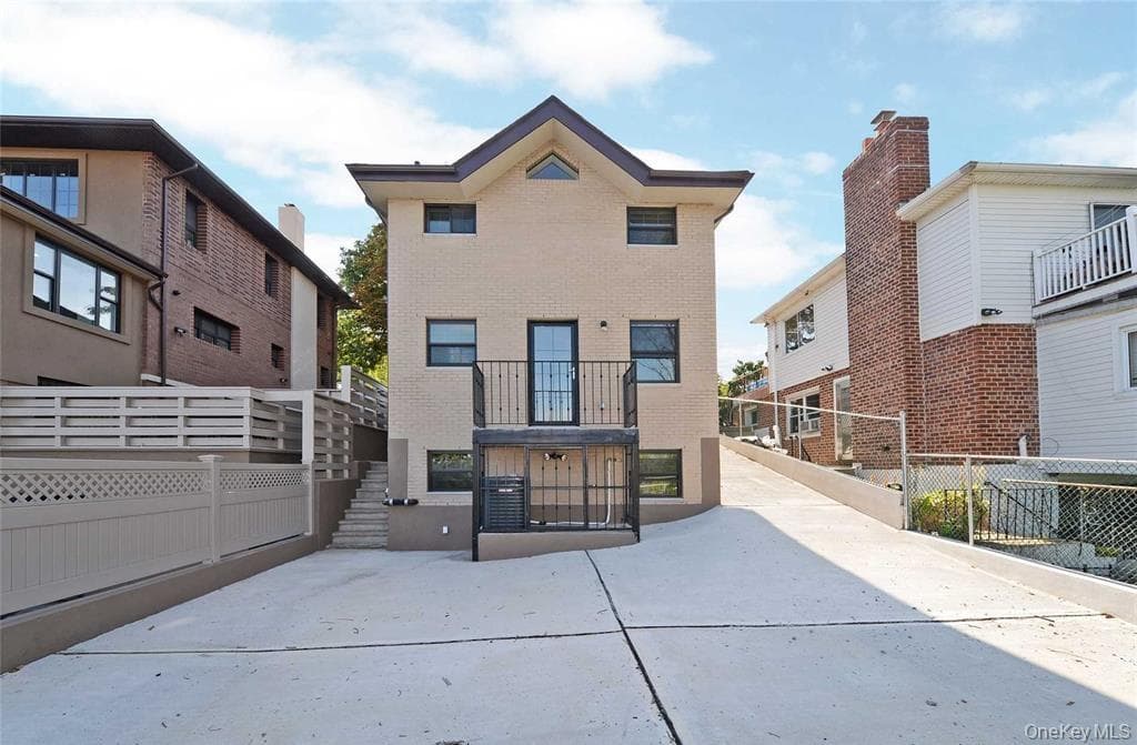 10647 Ditmars Boulevard thumbnail 12