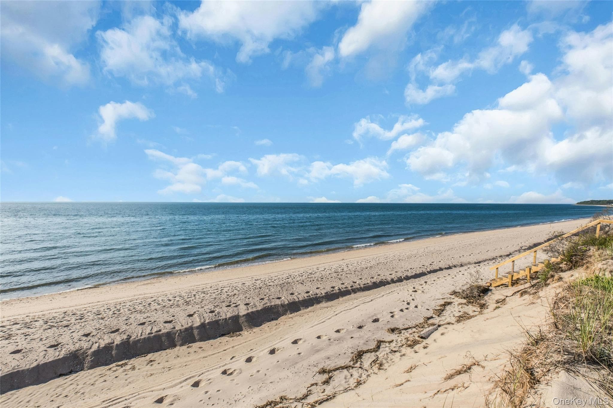 3645 and 3651 Soundview Avenue thumbnail 2