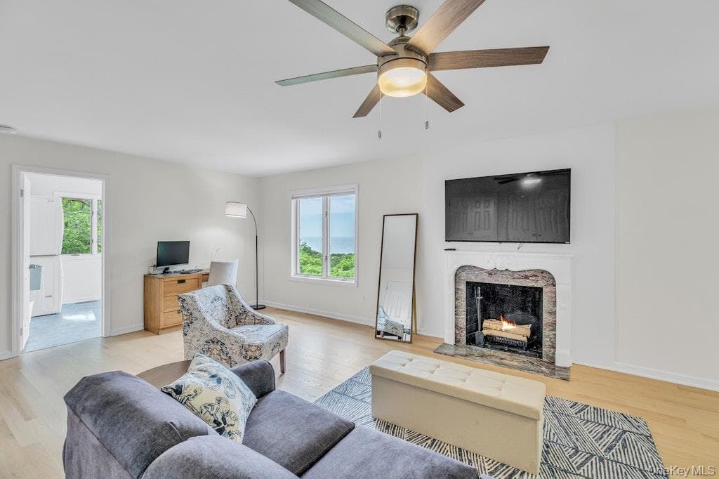 3645 and 3651 Soundview Avenue thumbnail 17