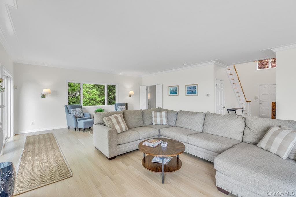 3645 and 3651 Soundview Avenue thumbnail 9