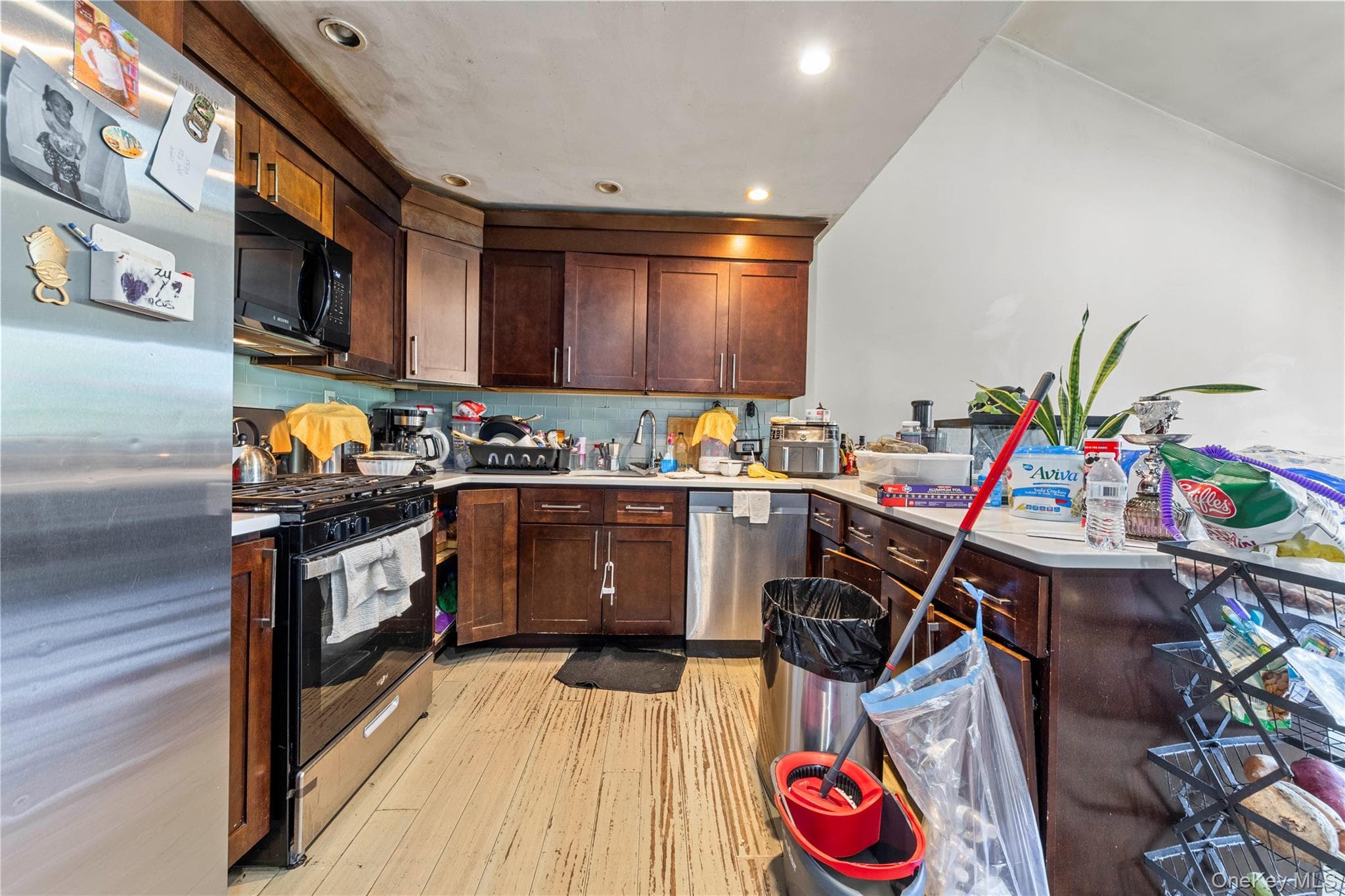 368 Balcom Avenue thumbnail 8