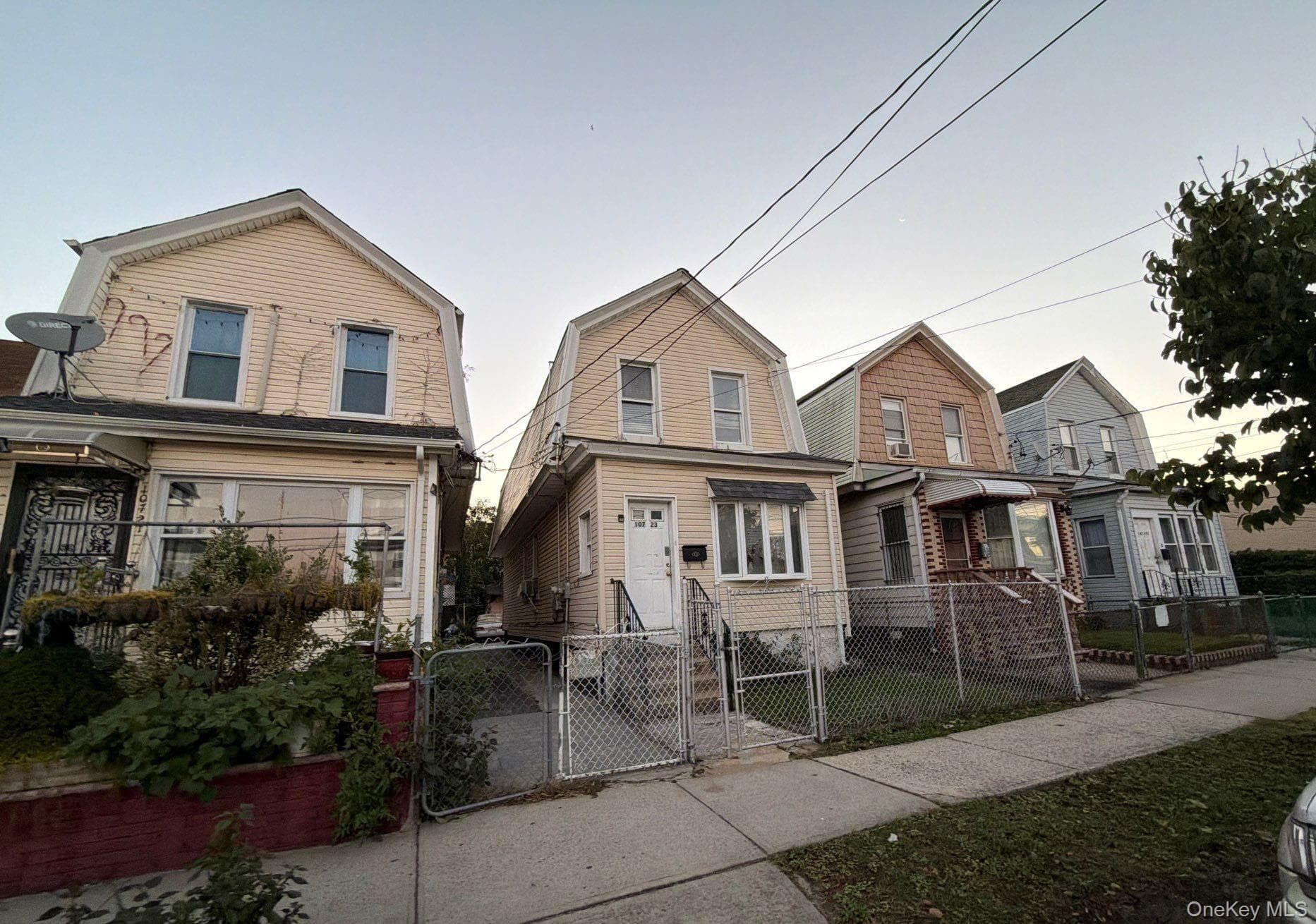 107-23 Union Hall Street thumbnail 4