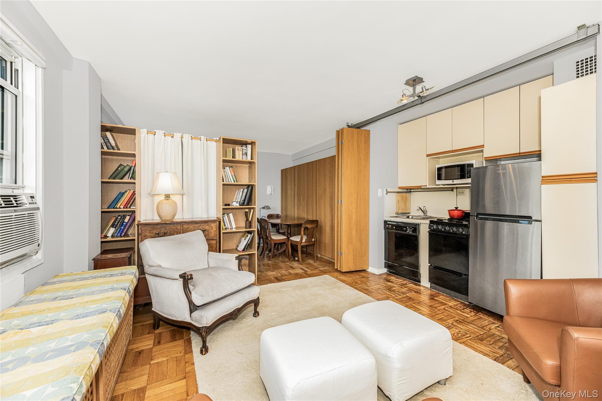 3935 Blackstone Avenue Unit: 4K thumbnail 4